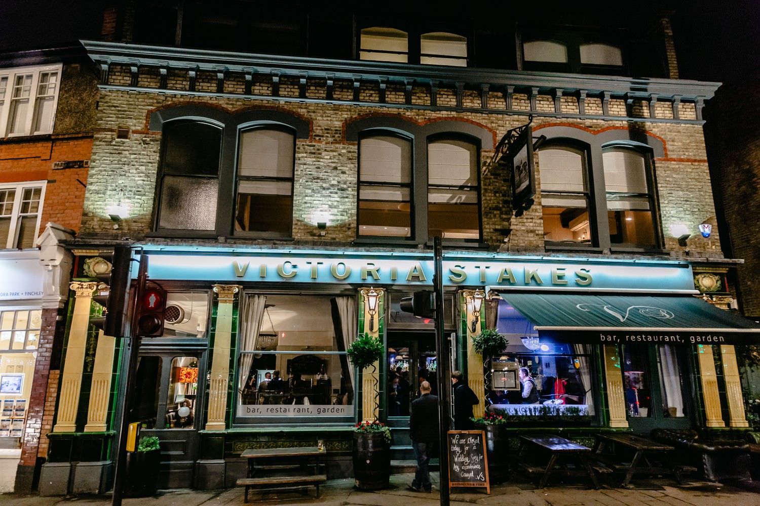 Relaxed pub wedding photography at Victoria Stakes, Muswell Hill, London