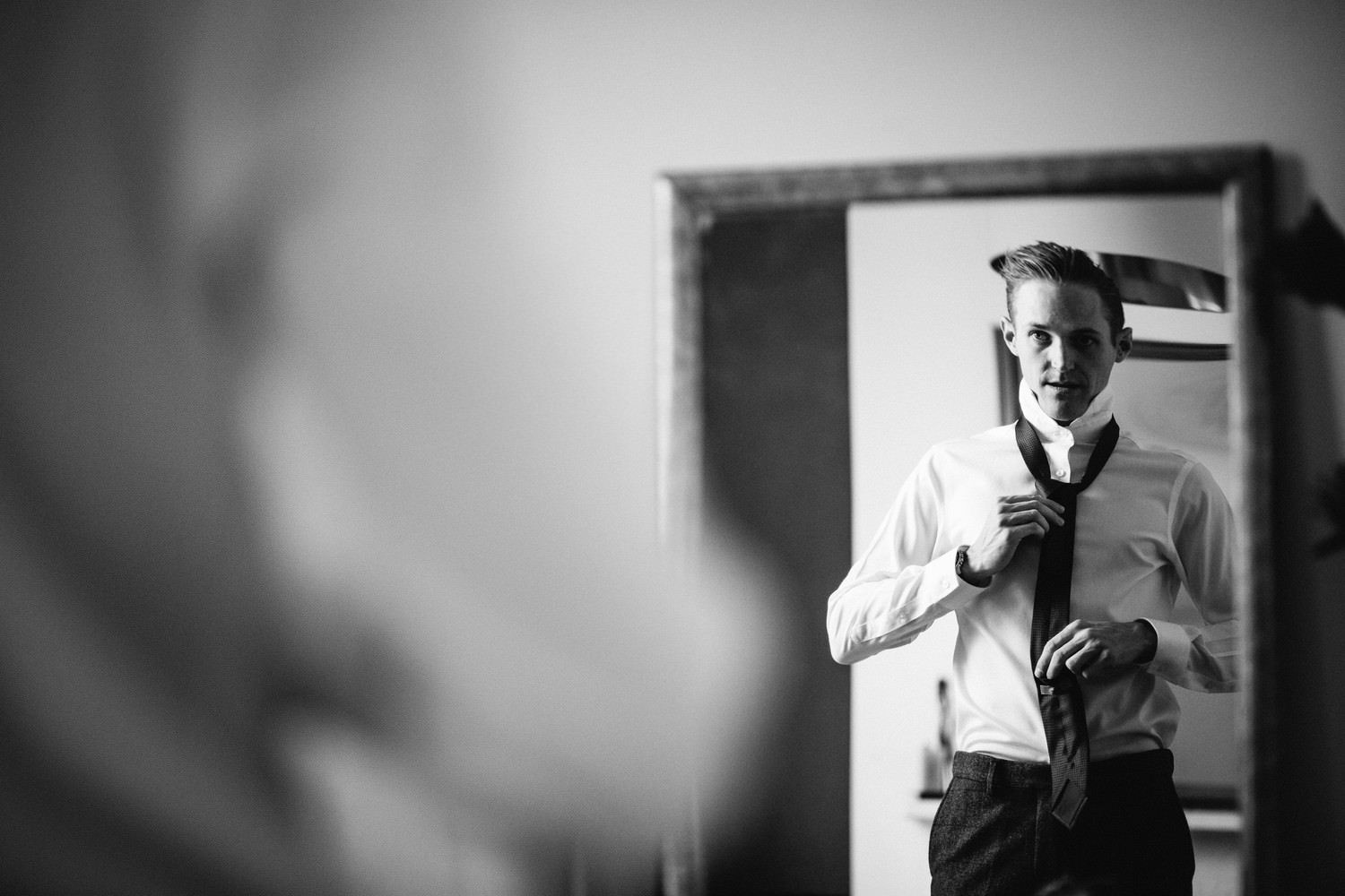 Relaxed urban wedding photography at Devonshire Terrace, London