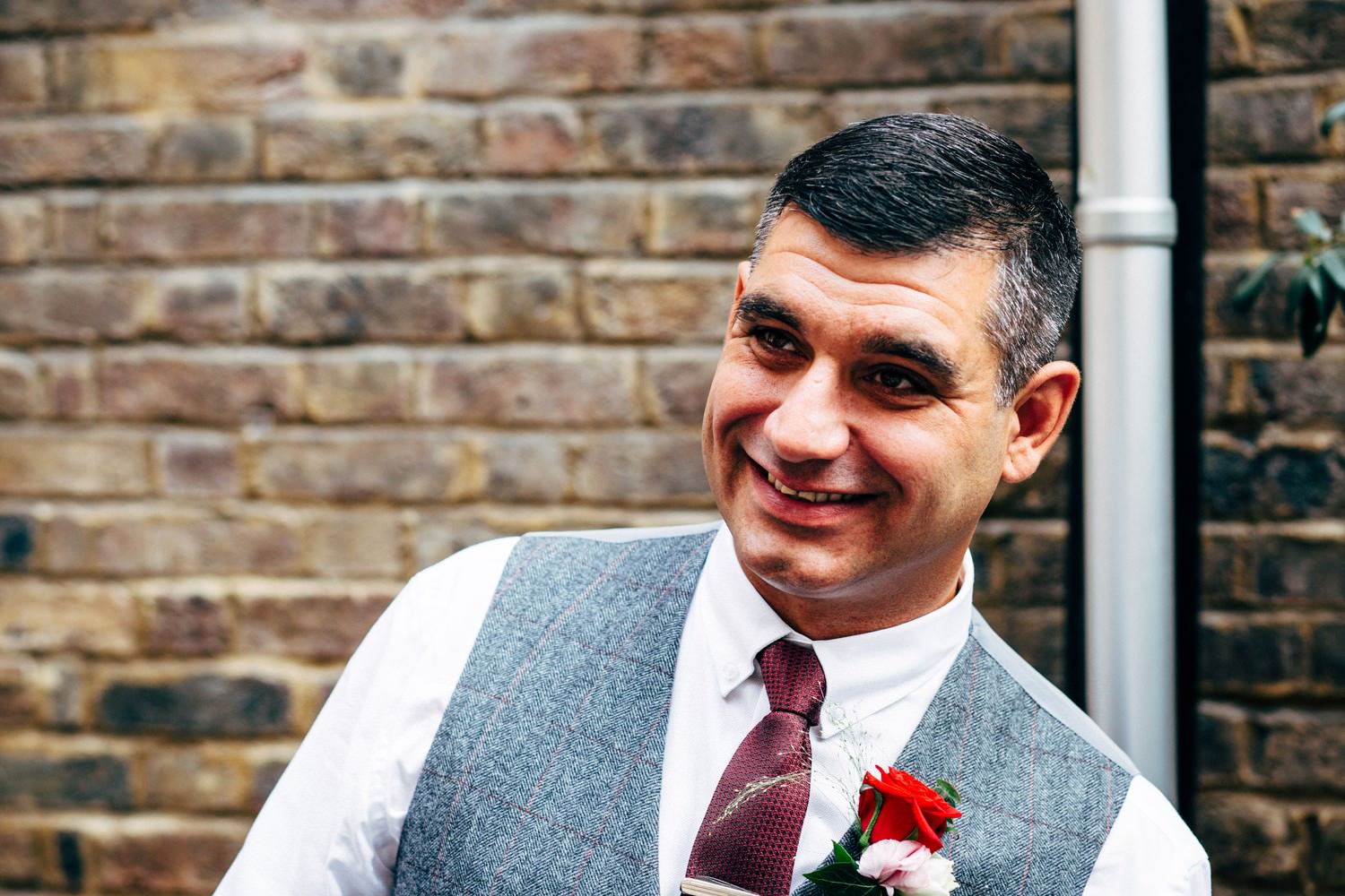 Relaxed urban wedding photography at Devonshire Terrace, London