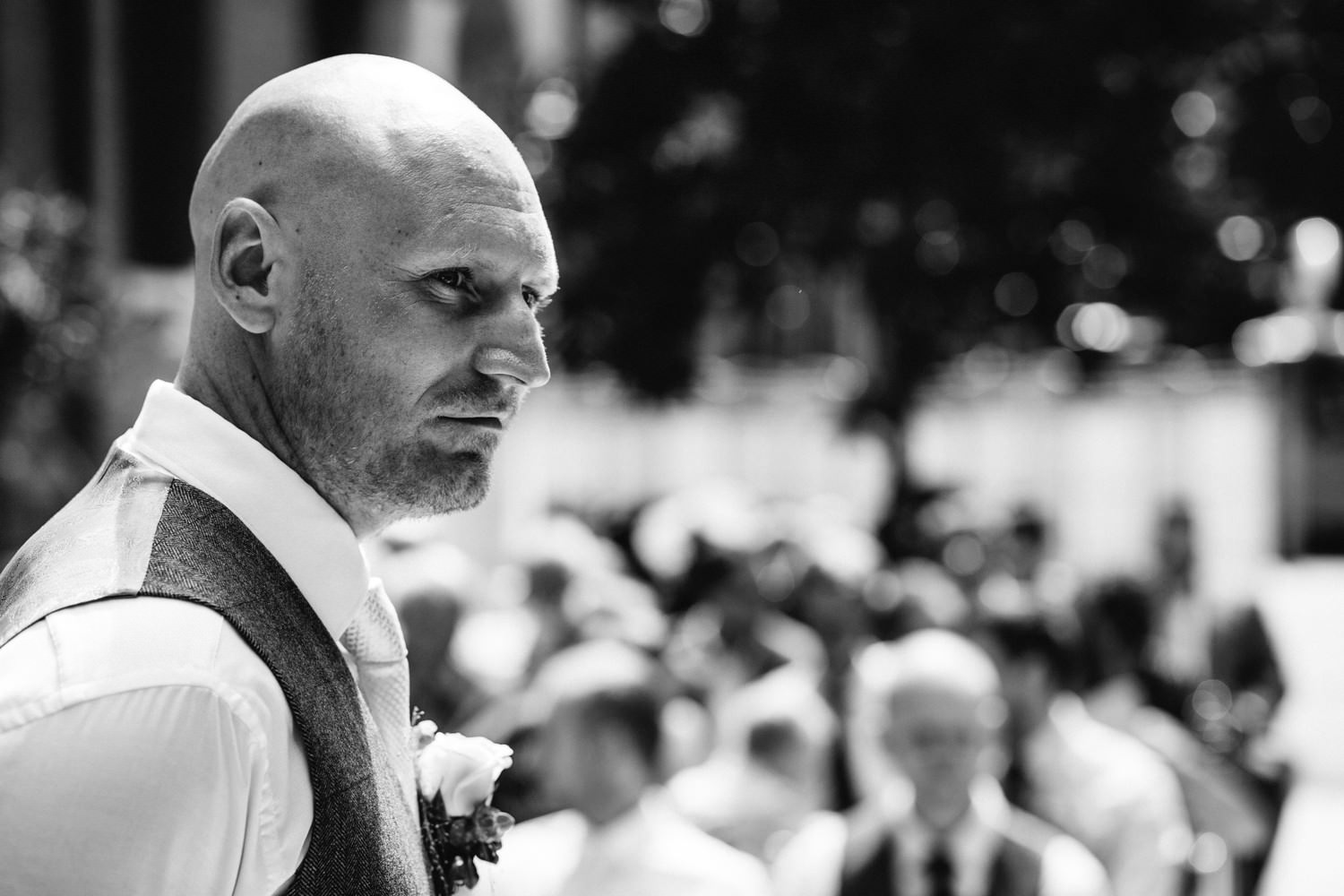 Relaxed urban wedding photography at Devonshire Terrace, London