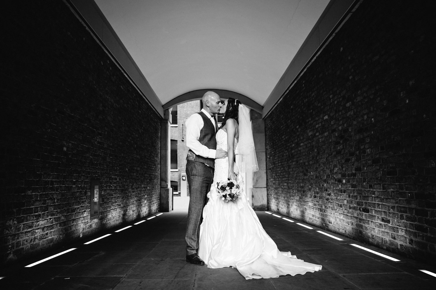 Relaxed urban wedding photography at Devonshire Terrace, London