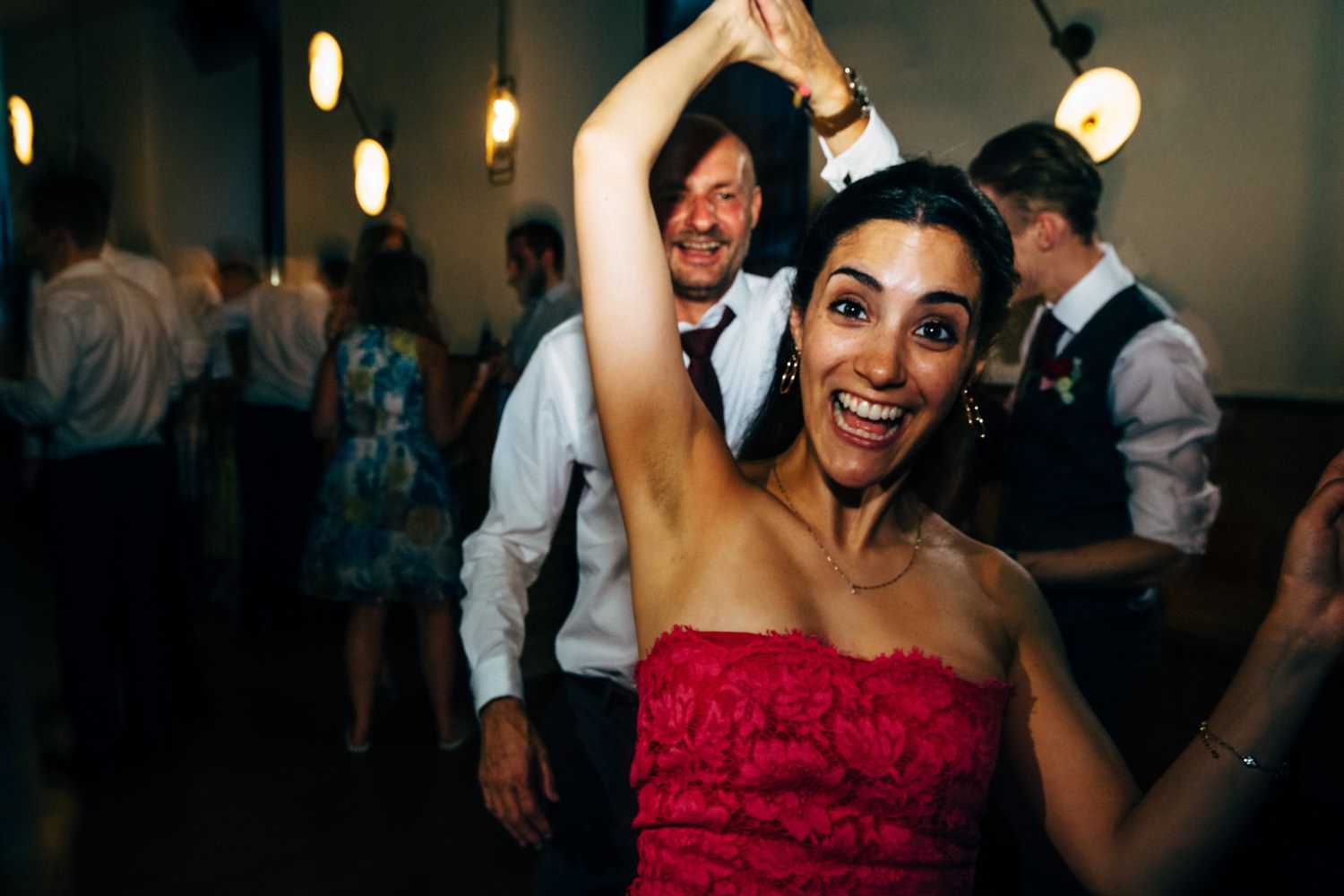 Relaxed urban wedding photography at Devonshire Terrace, London