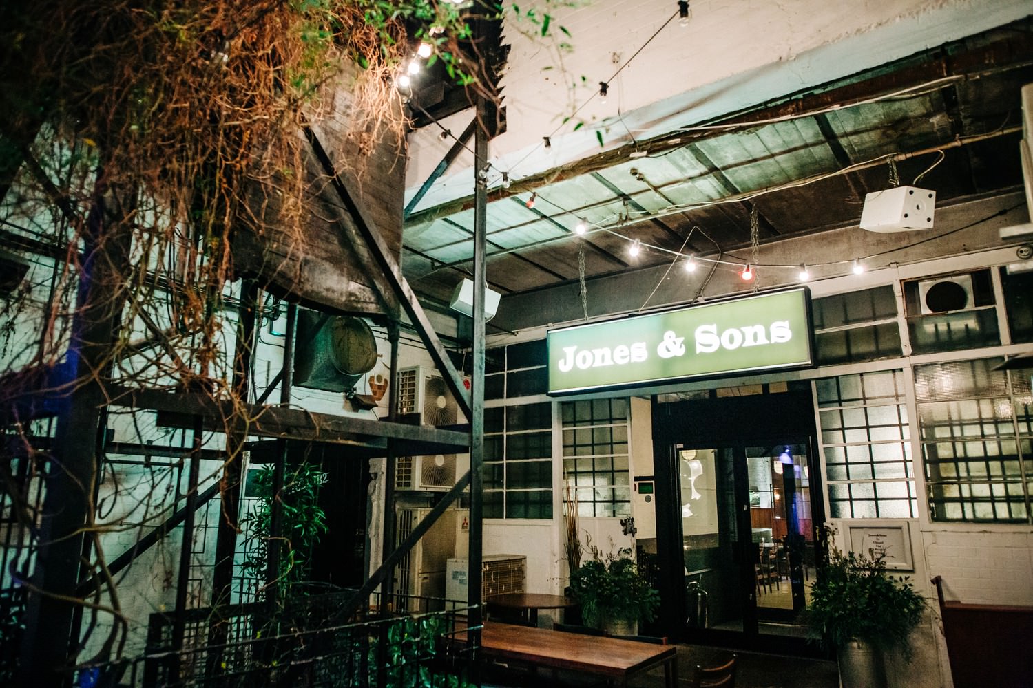 Relaxed Hackney wedding photography at Old Marylebone Town Hall and Jones & Sons, London