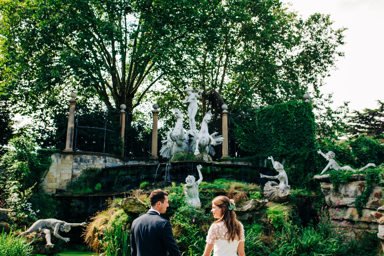 Relaxed pub wedding photography in Edinburgh