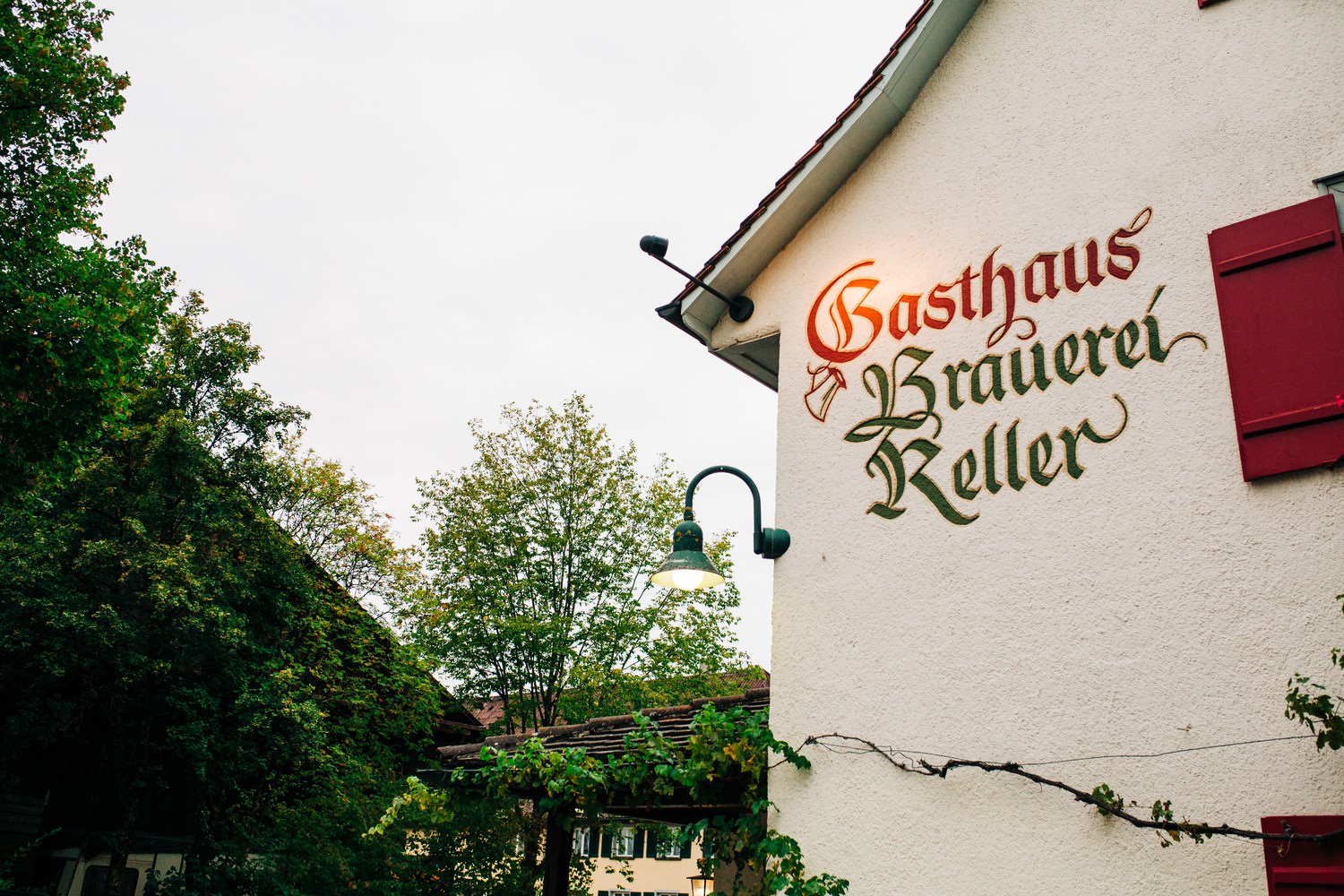 Relaxed elopement and small ceremony wedding photography in Edinburgh