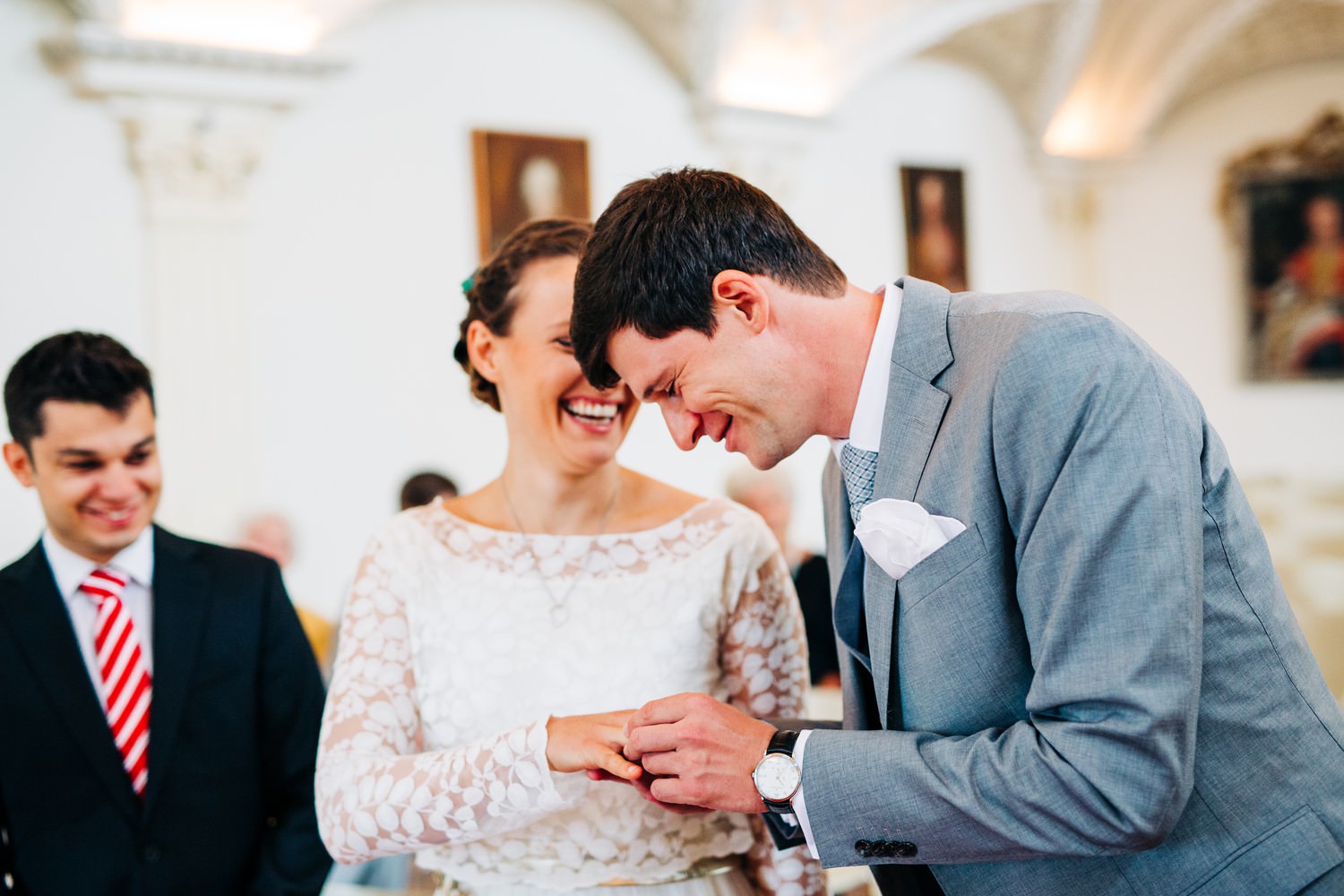 Relaxed elopement and small ceremony wedding photography in Edinburgh