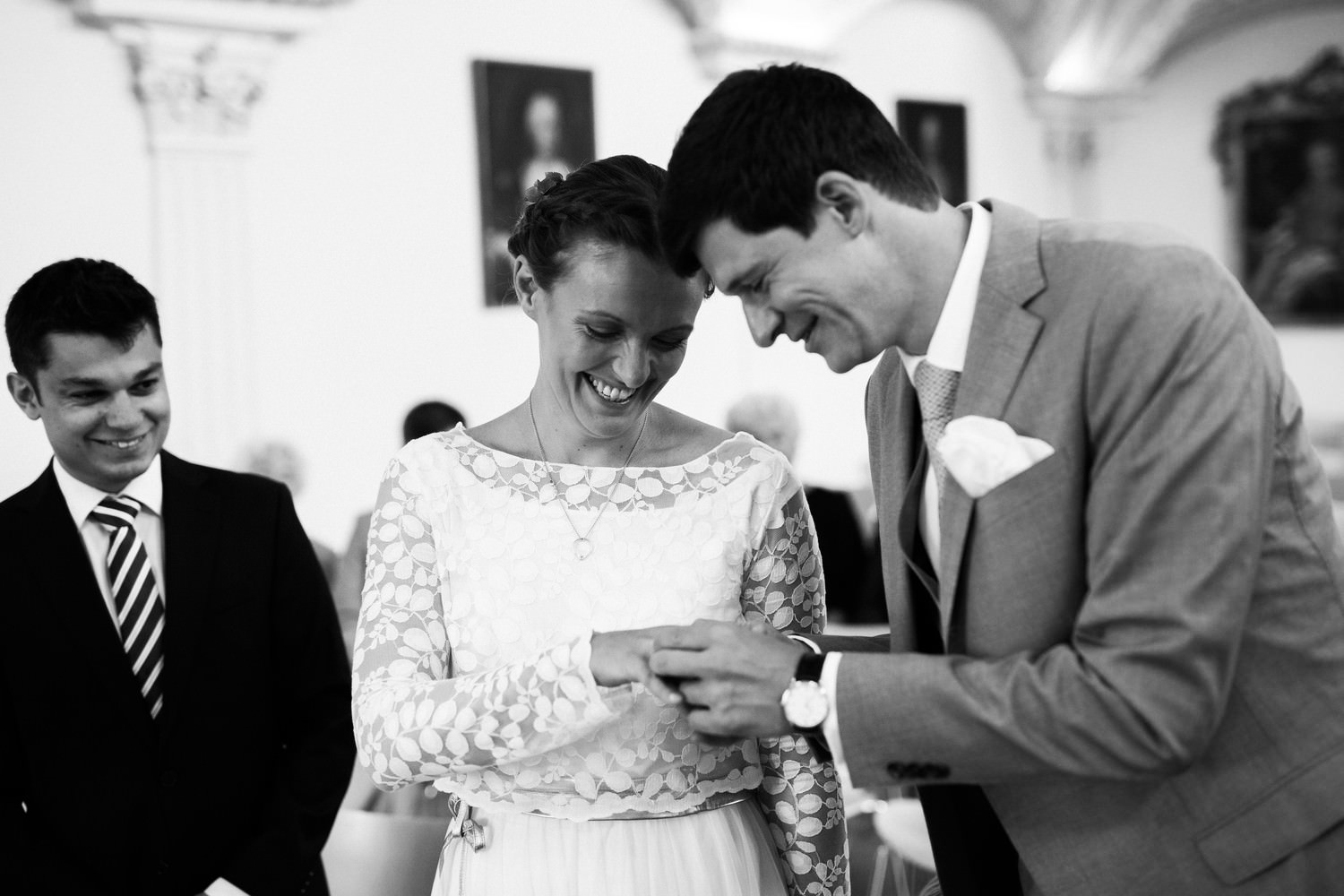 Relaxed elopement and small ceremony wedding photography in Edinburgh