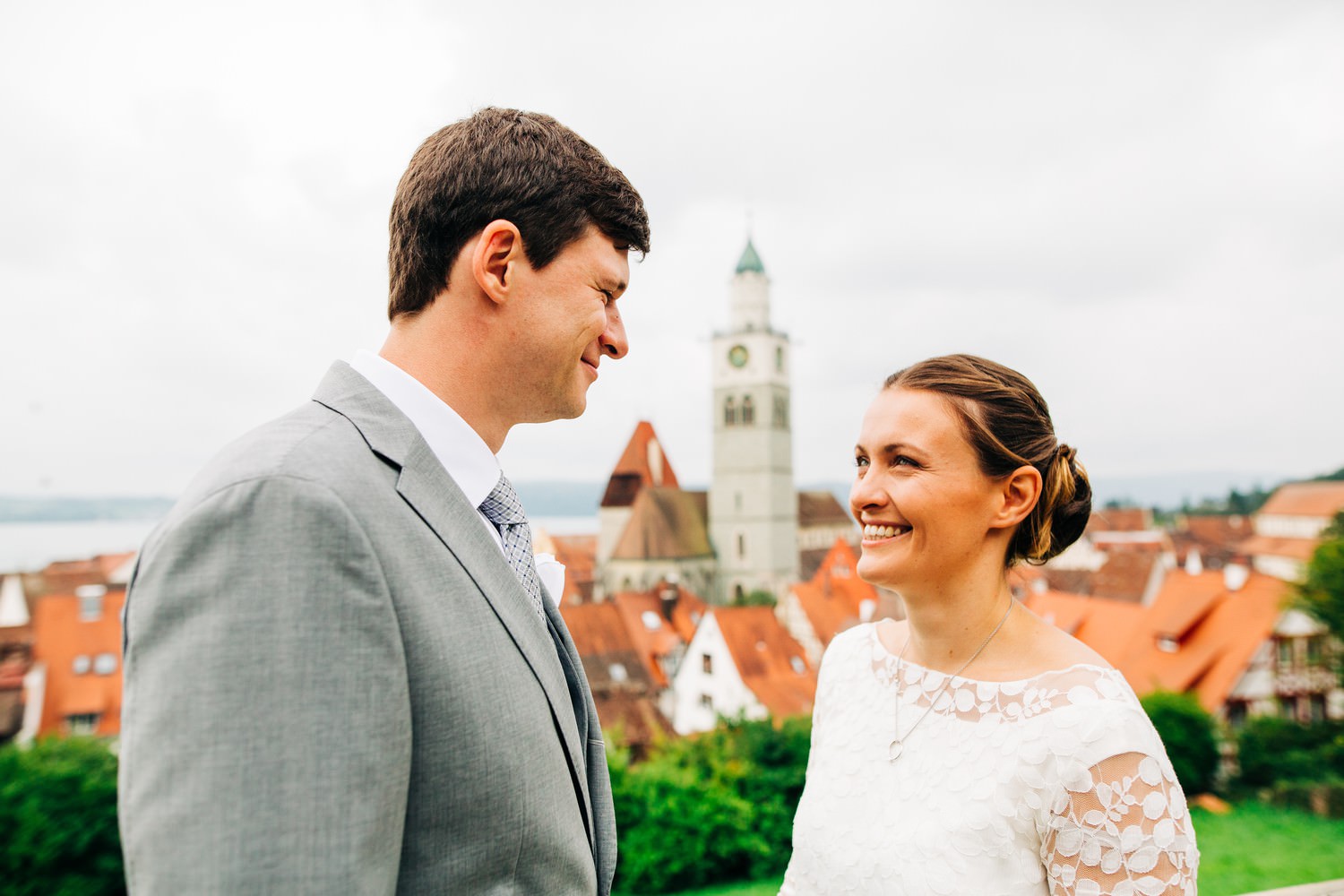 Relaxed elopement and small ceremony wedding photography in Edinburgh