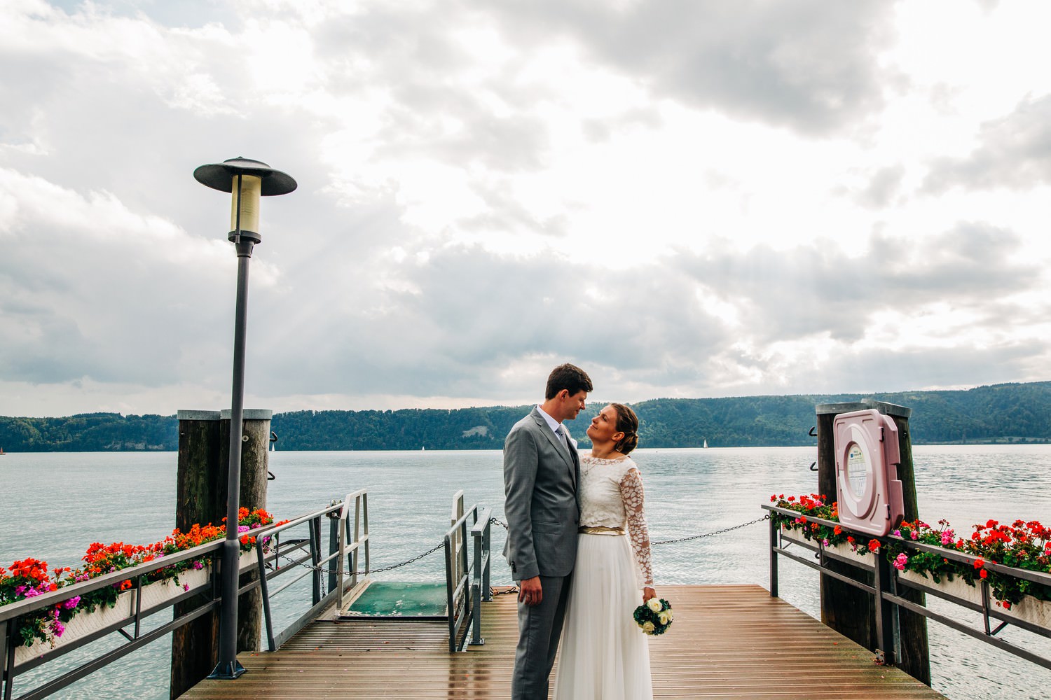 Relaxed elopement and small ceremony wedding photography in Edinburgh