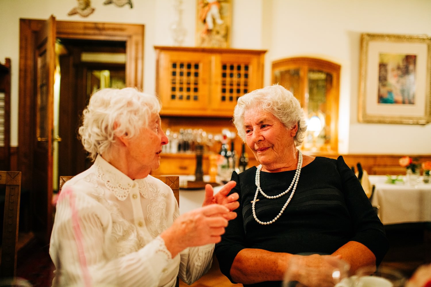Relaxed elopement and small ceremony wedding photography in Edinburgh