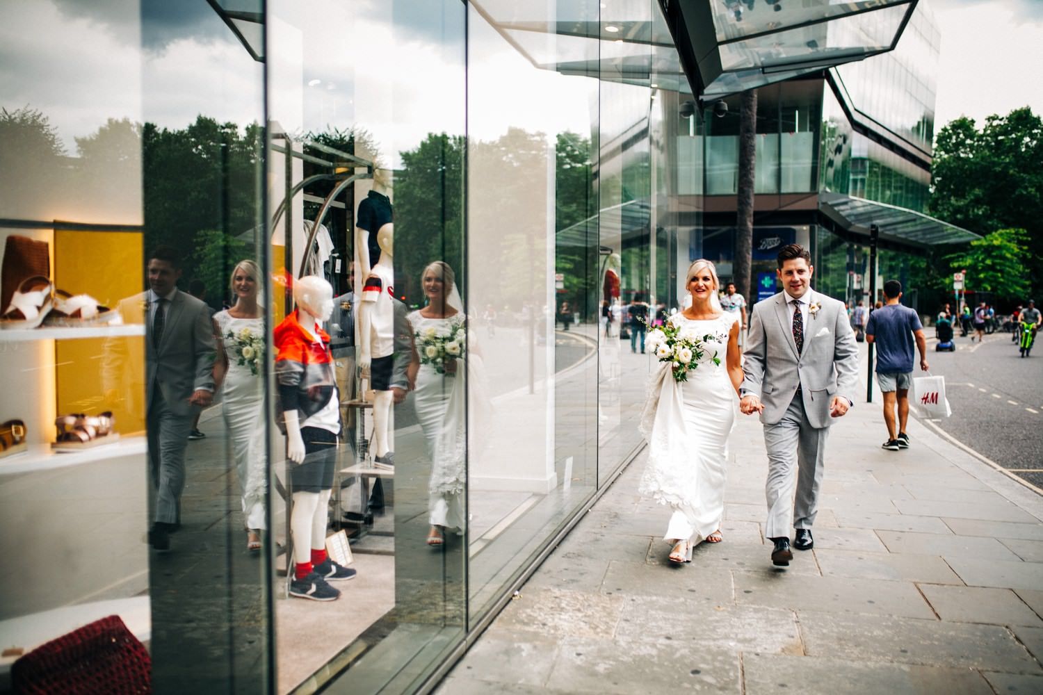 Relaxed pub wedding photography in Scotland