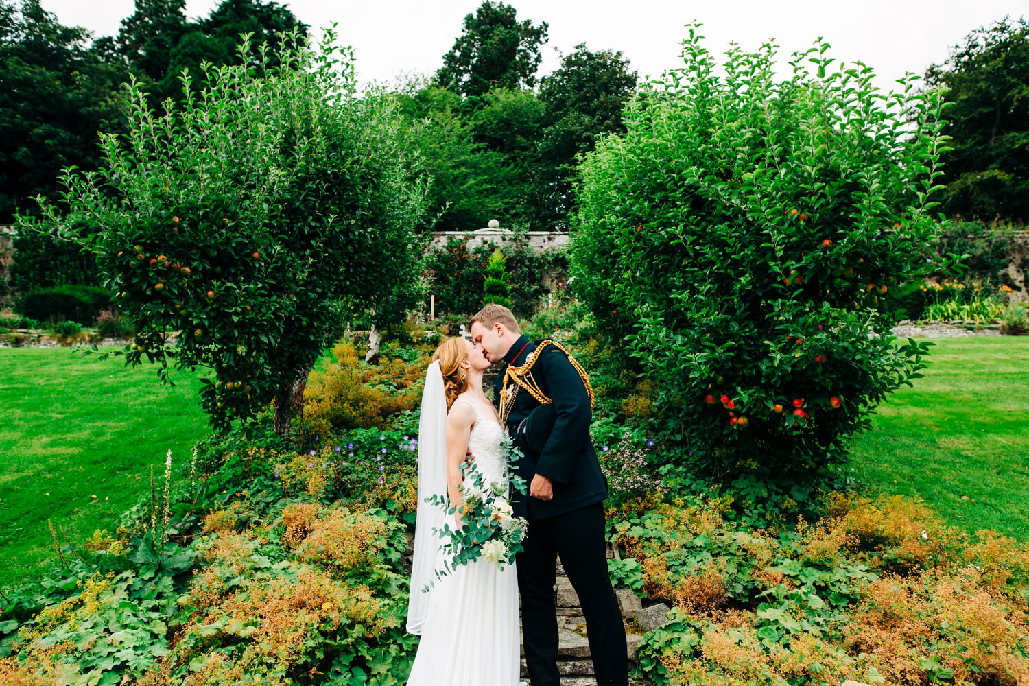 Relaxed Scottish Borders wedding photography near Edinburgh