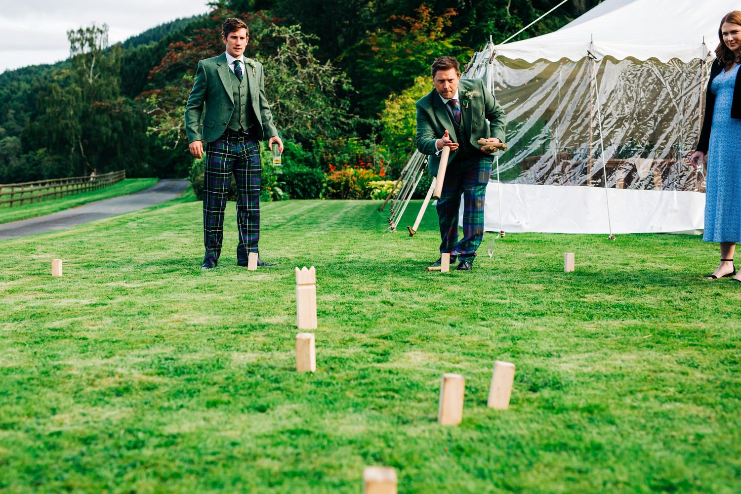 Relaxed Scottish Borders wedding photography near Edinburgh