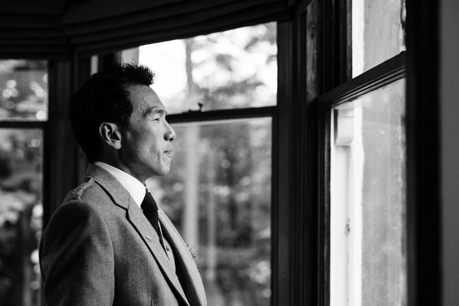 Relaxed East Lothian Scottish church wedding photography in North Berwick